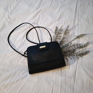 LIZ CLAIBOURNE GENIUNE LEATHER CROSSBODY BAG – VINTAGE